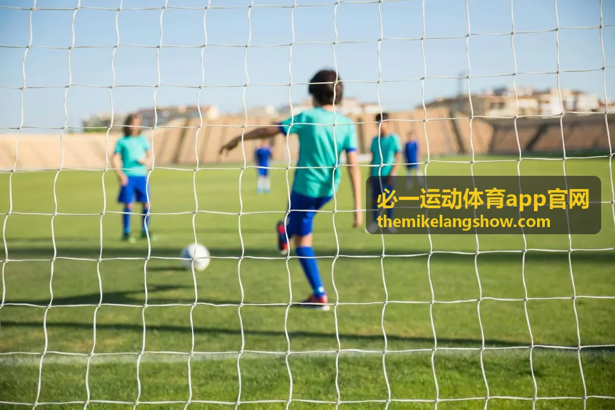 必一运动体育app官网配速区间与周累计里程趋势图